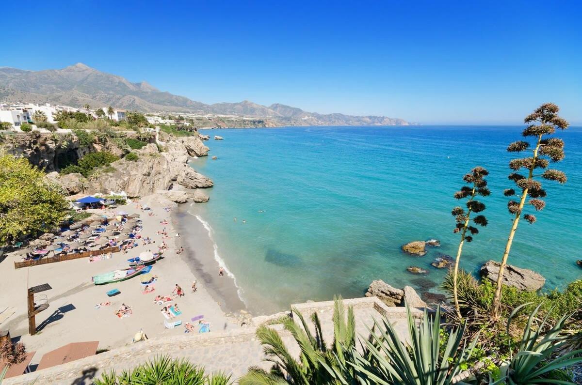 Apts Burriana Nerja Kültér fotó
